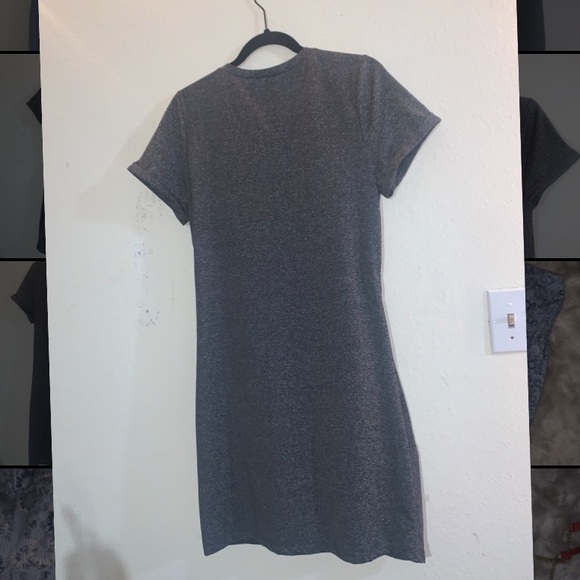 T-shirt dress with tie bottom. Size small runs big - Picture 3 of 4